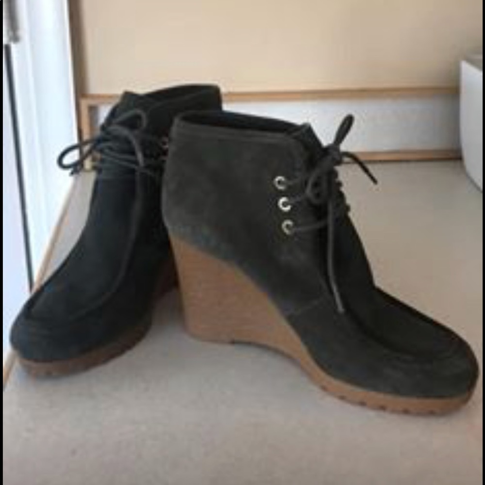 LIKE NEW! Michael Kors Wedge booties